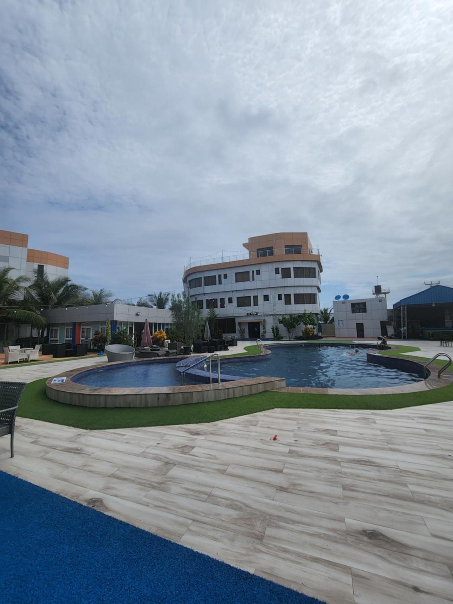 Paradise Beach Resort Лагос Экстерьер фото